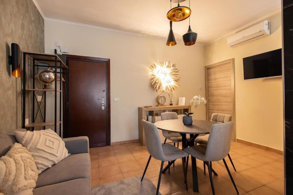 Vibe Red Rose Apartment Rom
