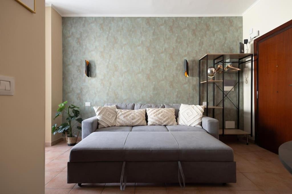 Vibe Red Rose Apartment Rom